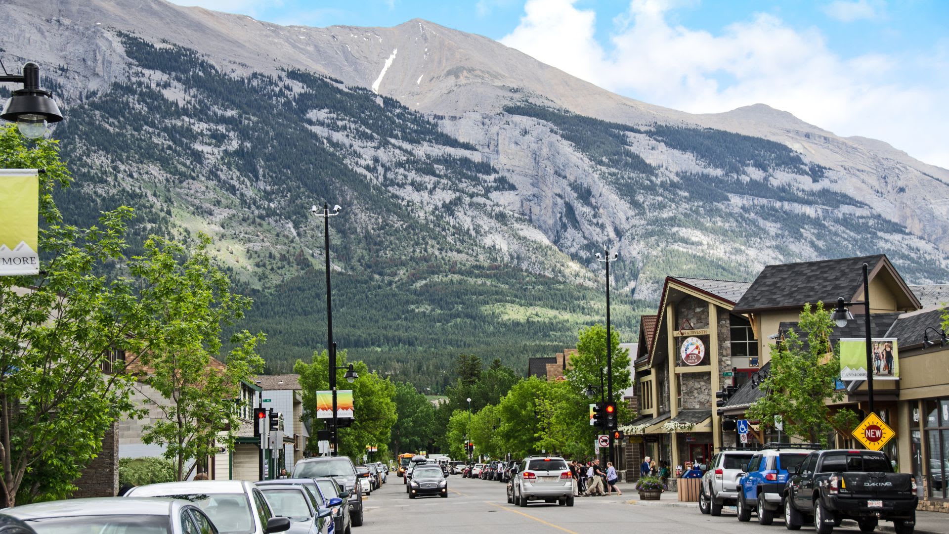 Summer Homebuying in Alberta: Smart Mortgage Moves to Make Before Canada Day